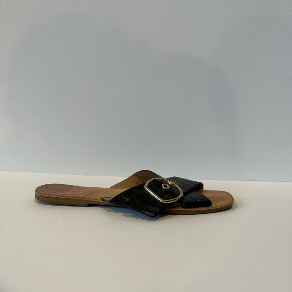 Sandals - Picture 2 of 5